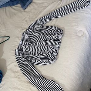 Long sleeve black & white stipe blouse